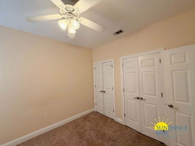 Building Photo - Natural Light Filled end unit 2-Story 3BR Niceville Home!