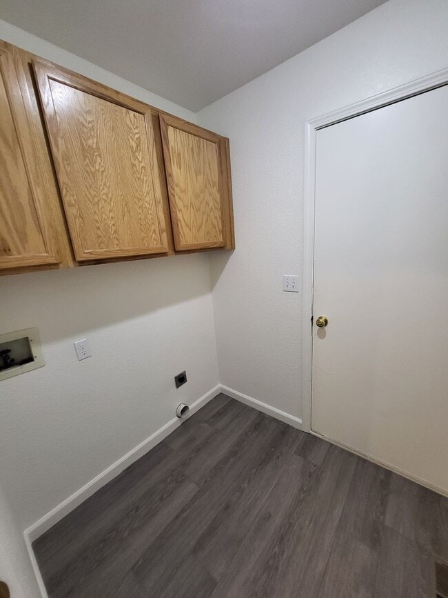 Building Photo - 246 E Gardengate Way