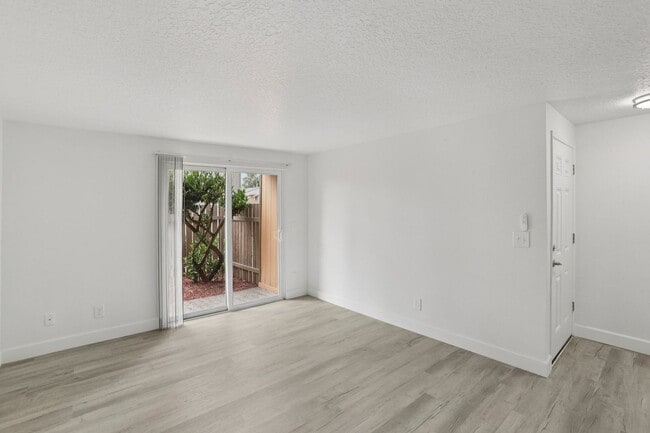 Interior Photo - Images Highland Apartments