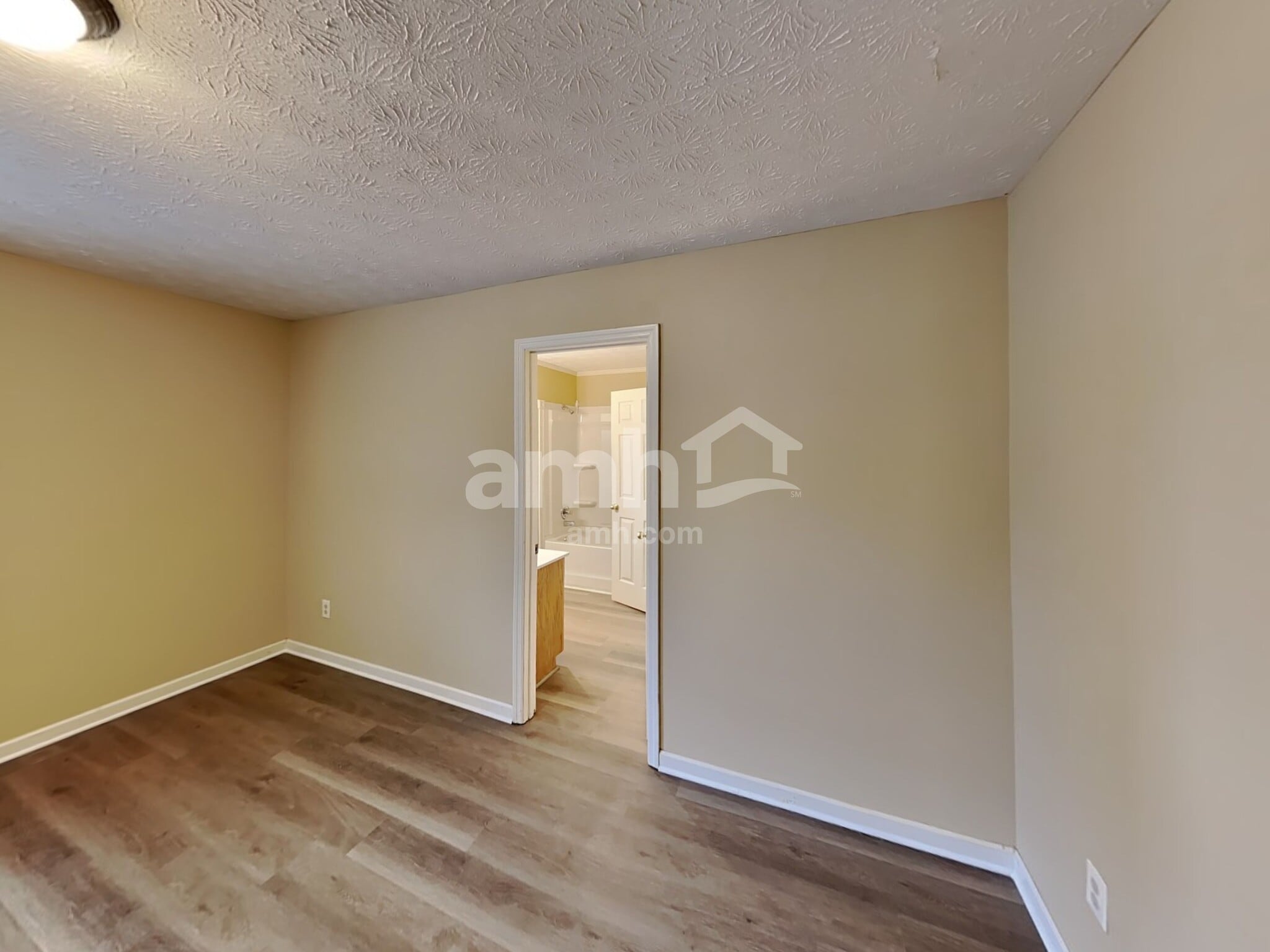 Building Photo - 1212 Wembley Ct