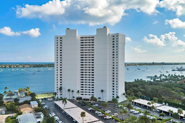 Building Photo - 5200 N Flagler Dr