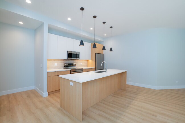 Building Photo - 3947 W Dakin St