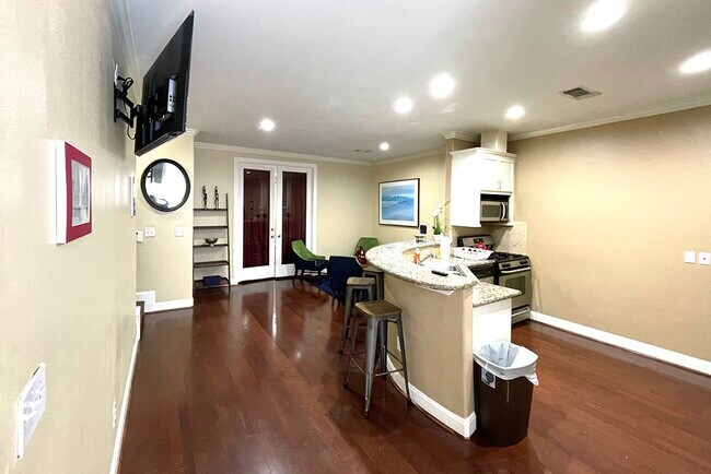 Building Photo - 2919 Rosewood St