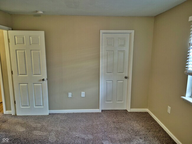 Building Photo - 47 Port Sylvia Dr