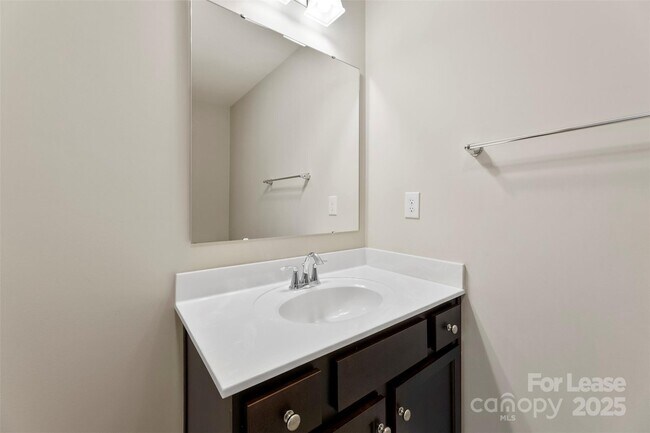 Building Photo - 8562 River Ridge Dr