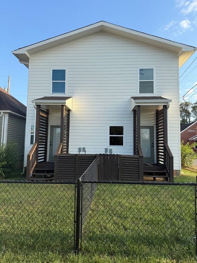 Building Photo - 1124 Garfield St