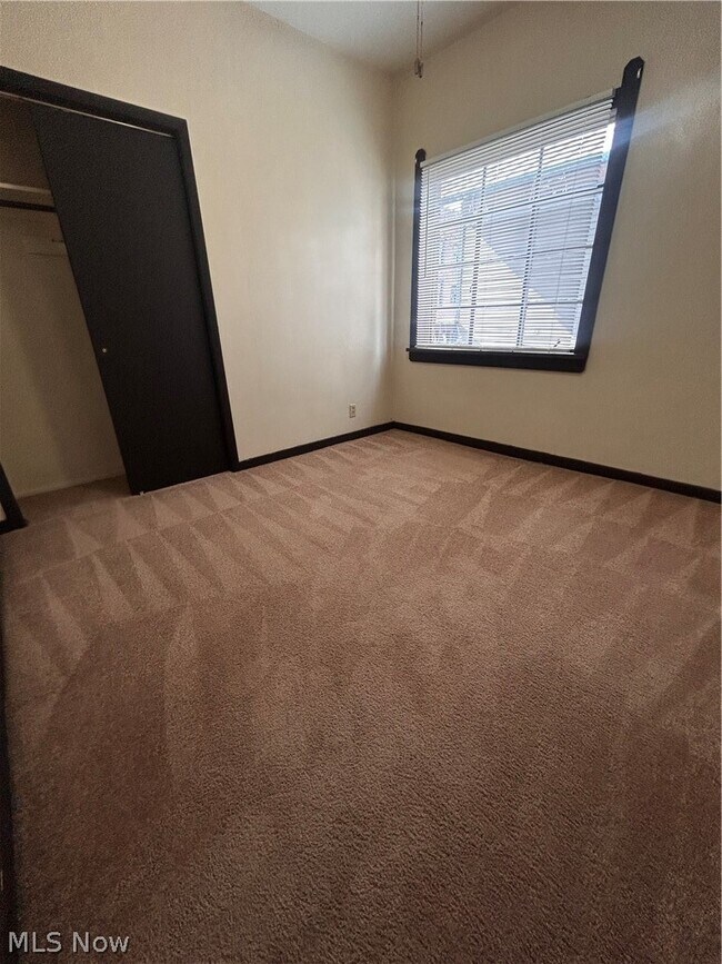 Building Photo - 1707 W 31st Pl