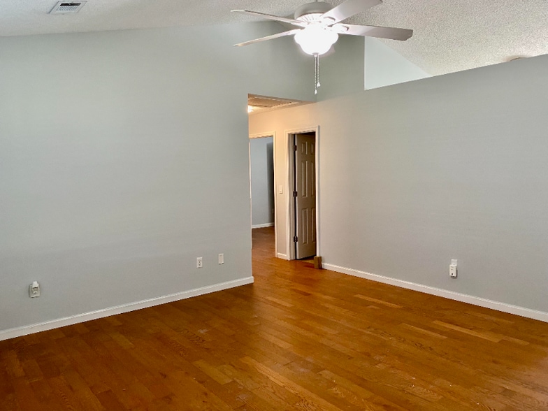 Building Photo - 101 Chance Ln