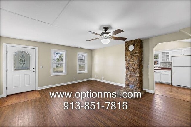 Building Photo - 15 Minutes out side Lawrence - MOVE IN READY!