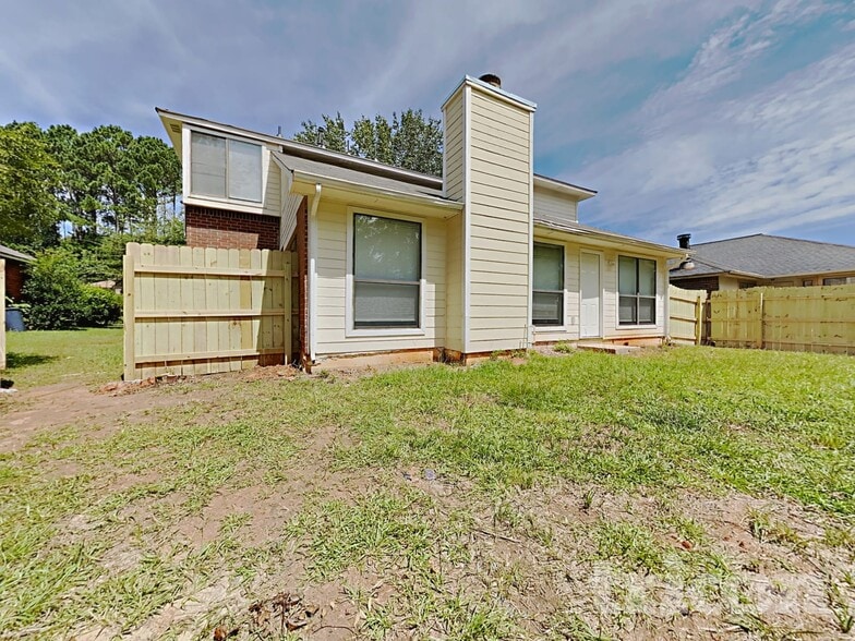 Building Photo - 820 Arbor Hill Dr