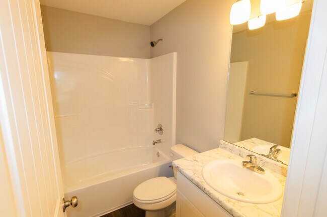 Building Photo - 123 Callaway Cres