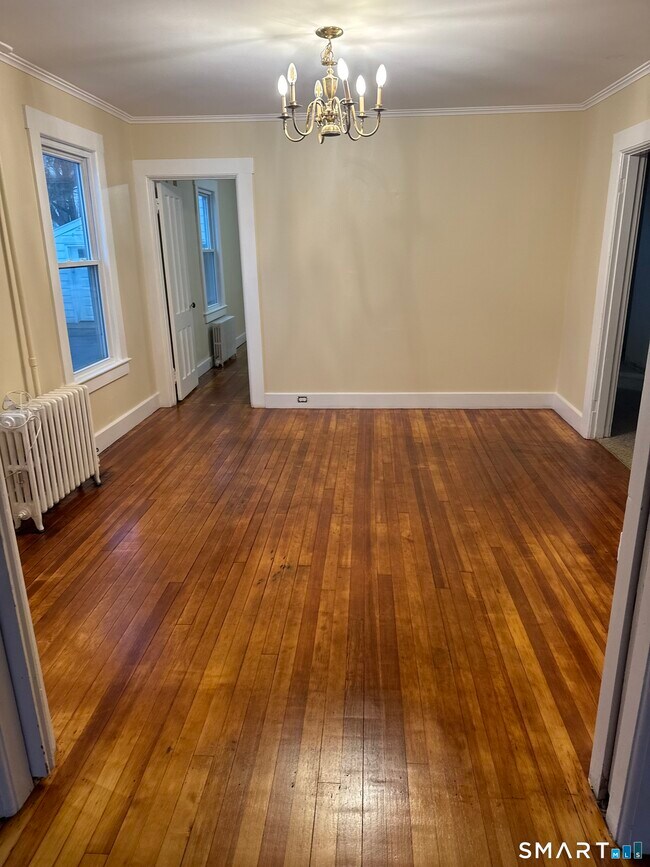 Building Photo - 79 Meadow St