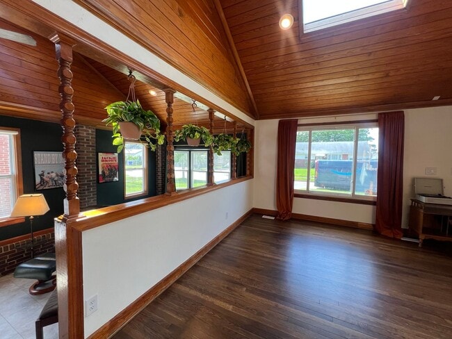 Building Photo - Mid - Century Modern Dream!   WILLOW TERRACE