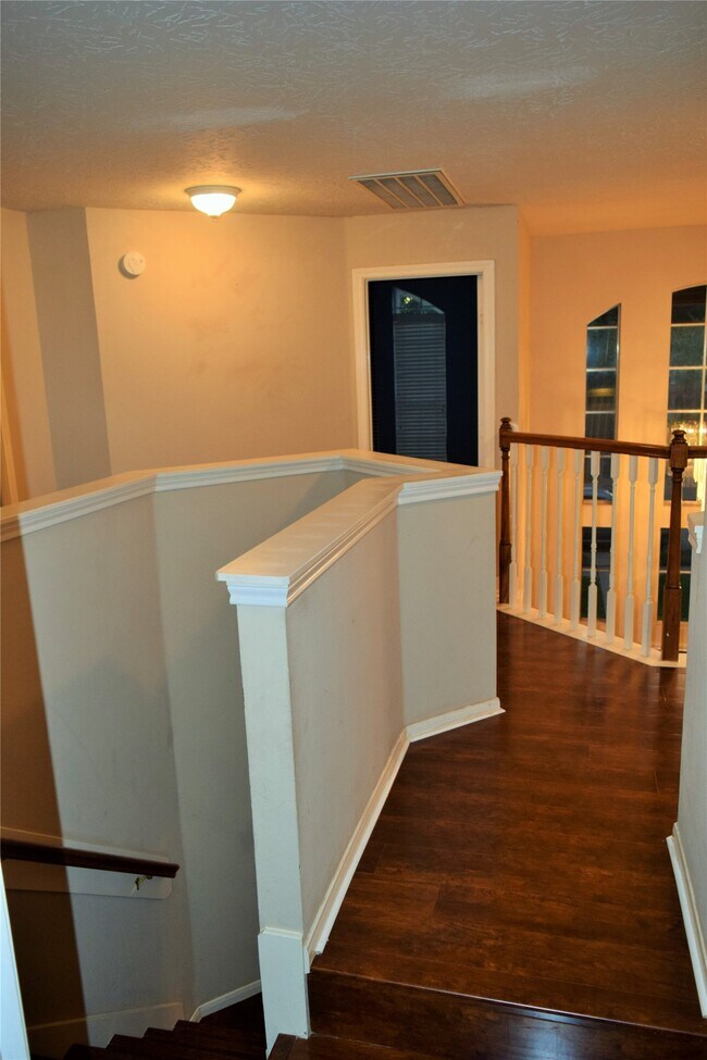 Building Photo - 731 Annie's Way