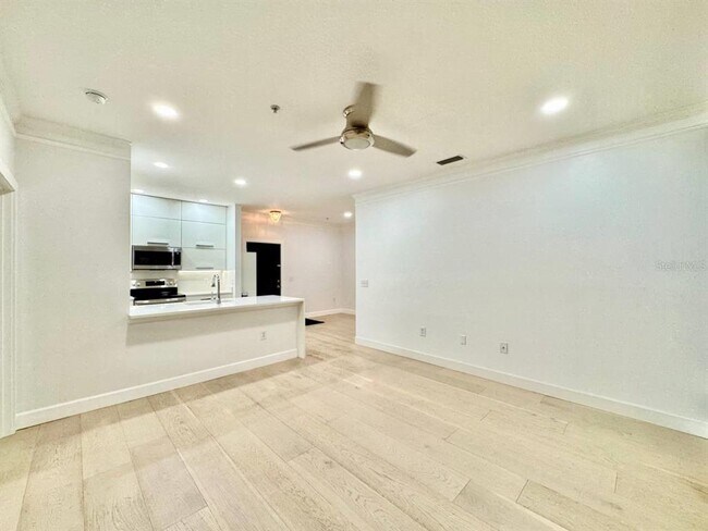 Building Photo - 4207 S Dale Mabry Hwy