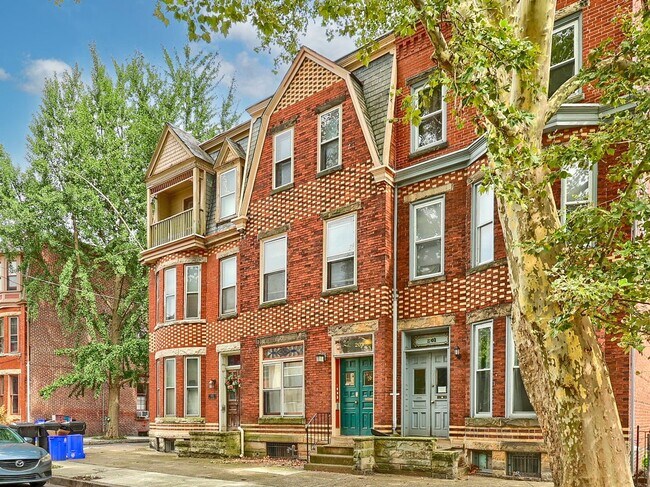Building Photo - 203 Hamilton St