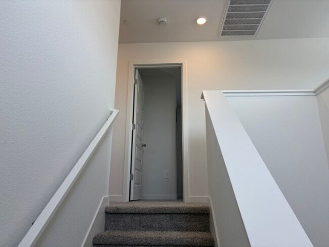 Building Photo - 3501 Eventide Ave
