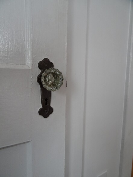Charming vintage details - 686 Bloom Rd