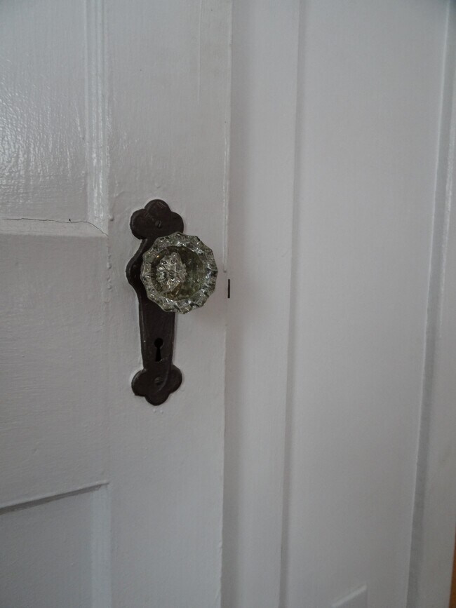 Charming vintage details - 686 Bloom Rd