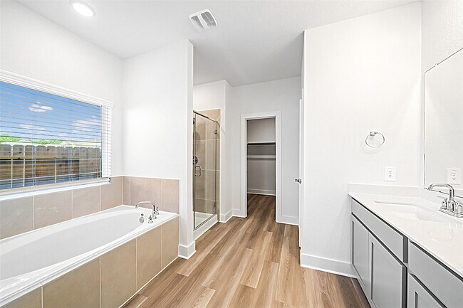 Building Photo - 21315 Mountain Haya Trl