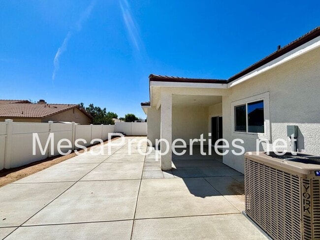 Building Photo - 13555 Sea Gull Dr