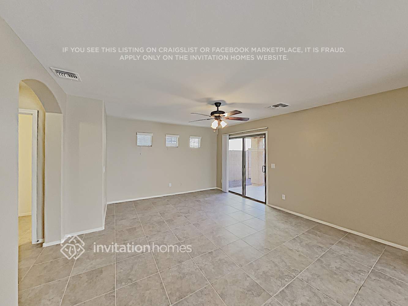 Building Photo - 2467 E Vermont Dr