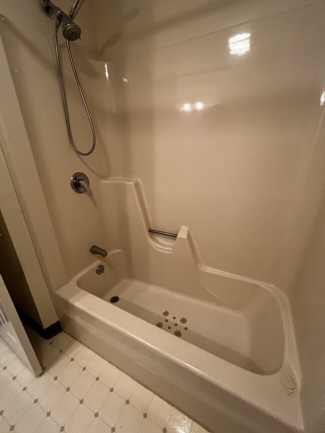 Building Photo - 812 Court St