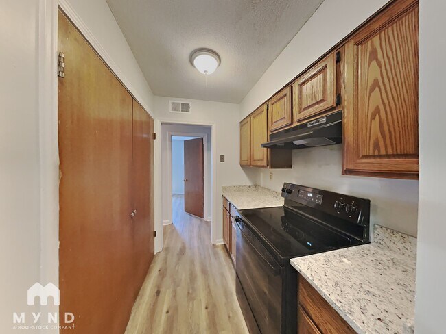 Building Photo - 3859 Hyacinth Dr