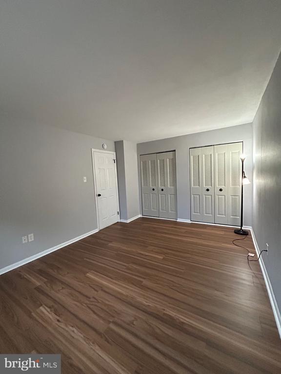 Building Photo - 3223 Valley Dr