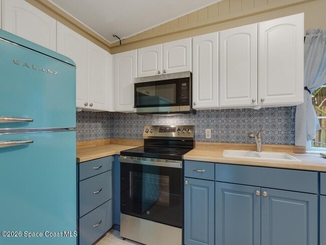 Building Photo - 6425 4th Pl