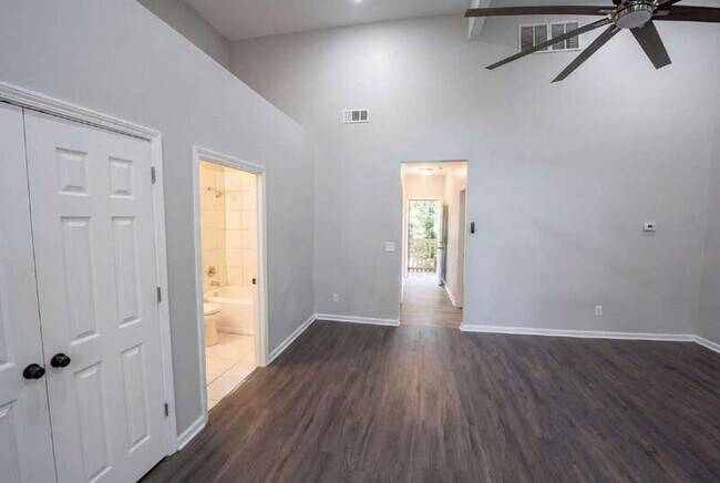 Building Photo - 226 Polar Rock Rd SW