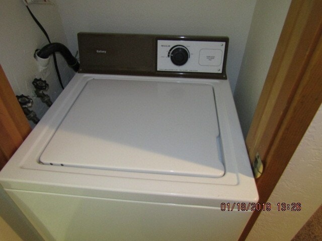 Building Photo - East Medford - Nice & Clean One Bedroom Fi...