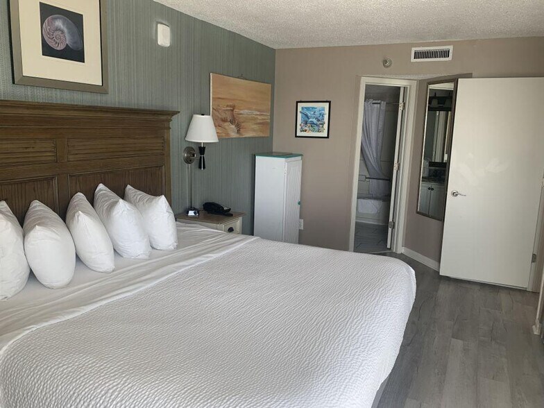 Building Photo - 6506 Somerset Dr