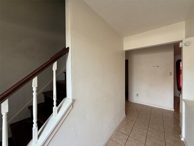 Building Photo - 4702 Ridgemar Cir