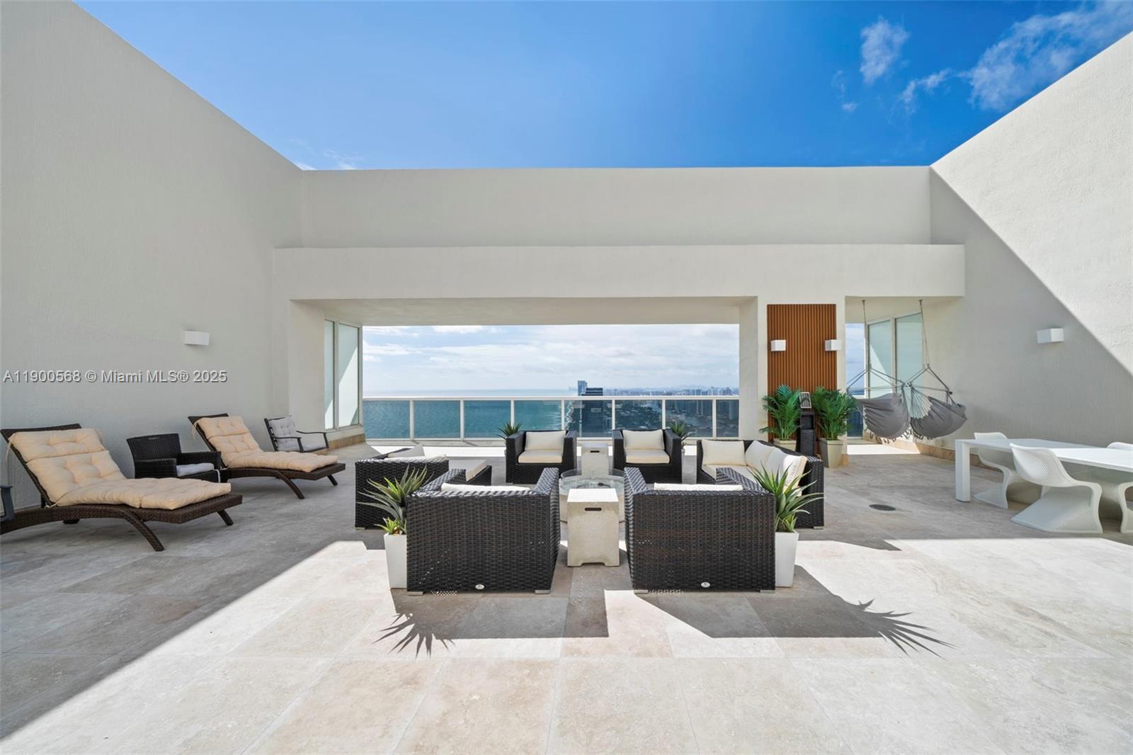 Building Photo - 1830 S Ocean Dr