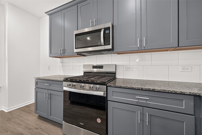 Building Photo - 16737 Oak Bough Dr