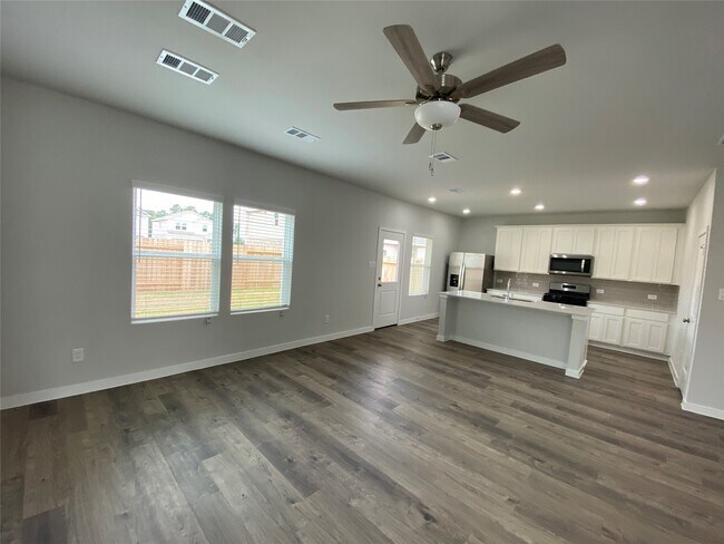 Building Photo - 122 Alset Dr