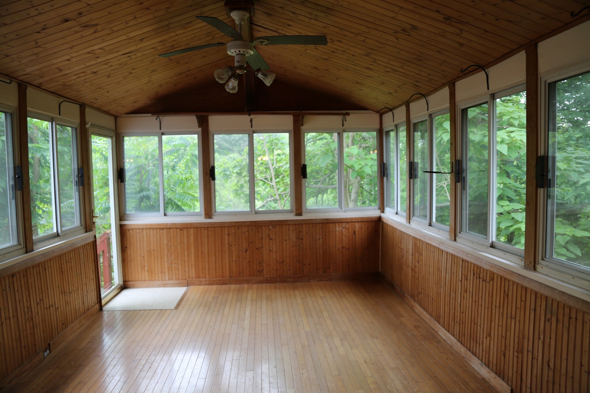 Building Photo - 12945 Pinecrest road