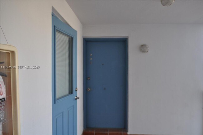 Building Photo - 251 Galen Dr