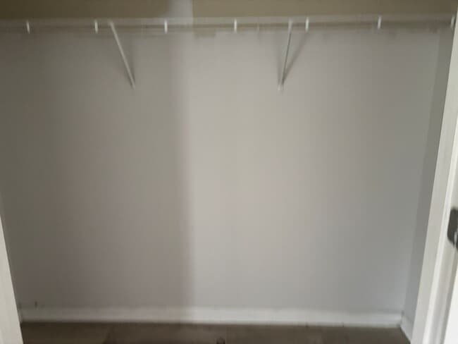 Building Photo - 2 Bedroom Townhouse