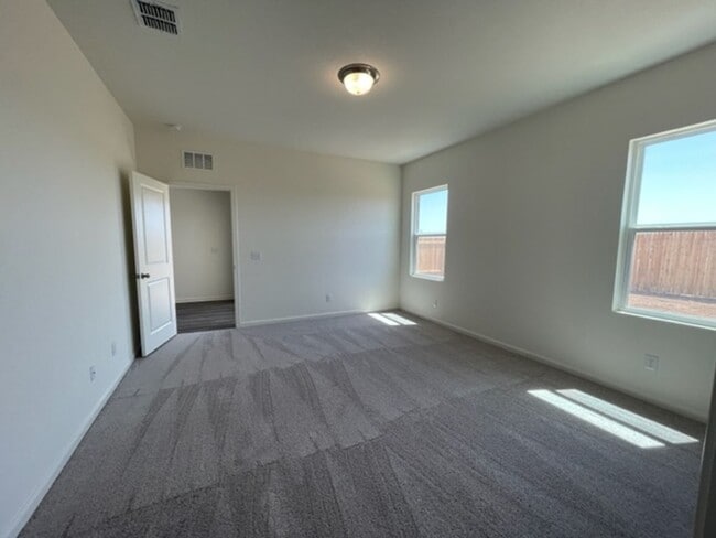 Building Photo - Super Nice One Story Home Near 1604 & Culebra....Move in as early as August 7, 2025