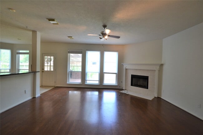 Building Photo - 12110 Laurel Ct