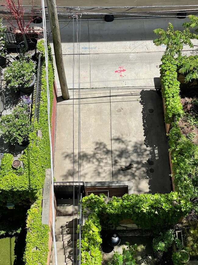 Building Photo - 1505 N Astor St