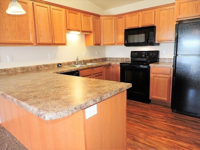 Building Photo - $1,050 | 2 Bedroom, 2 Bathroom Condo | No ...