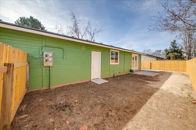 Building Photo - 740-742 Pennsylvania St