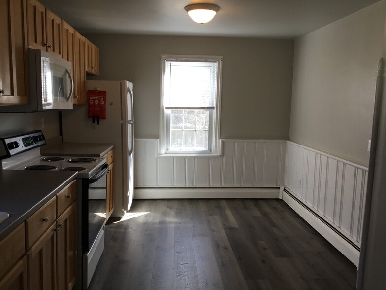 Building Photo - 6 S Ridge Rd