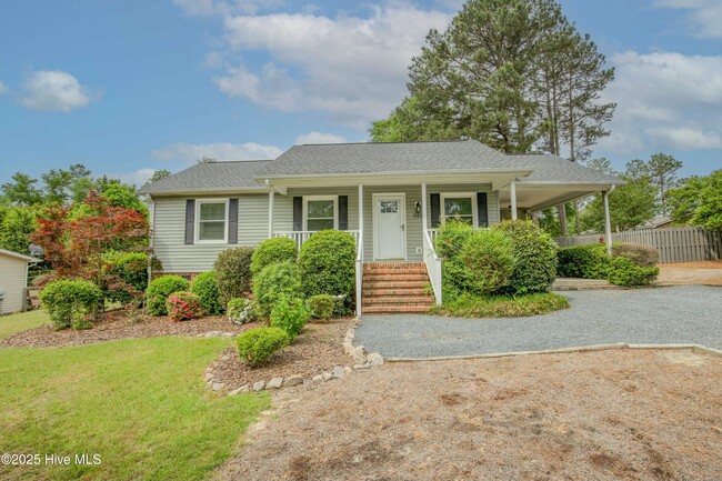 Primary Photo - 2435 Longleaf Dr SW