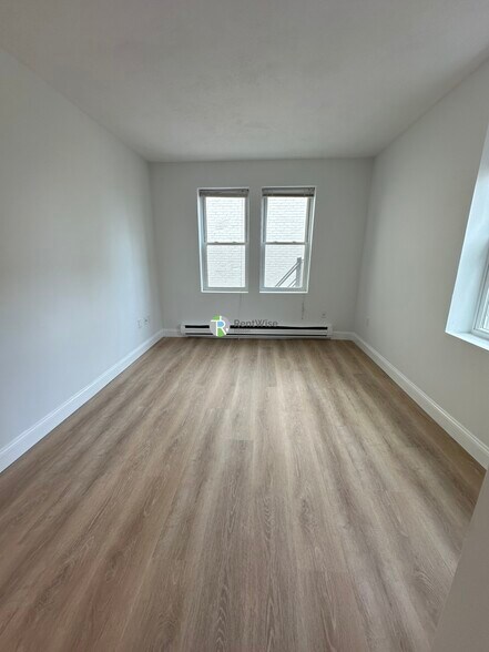 Building Photo - 111 Norway St