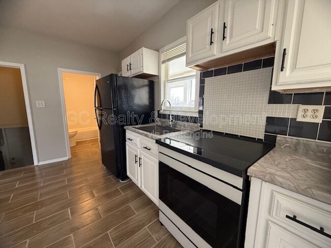 Building Photo - 101 S La Fox St