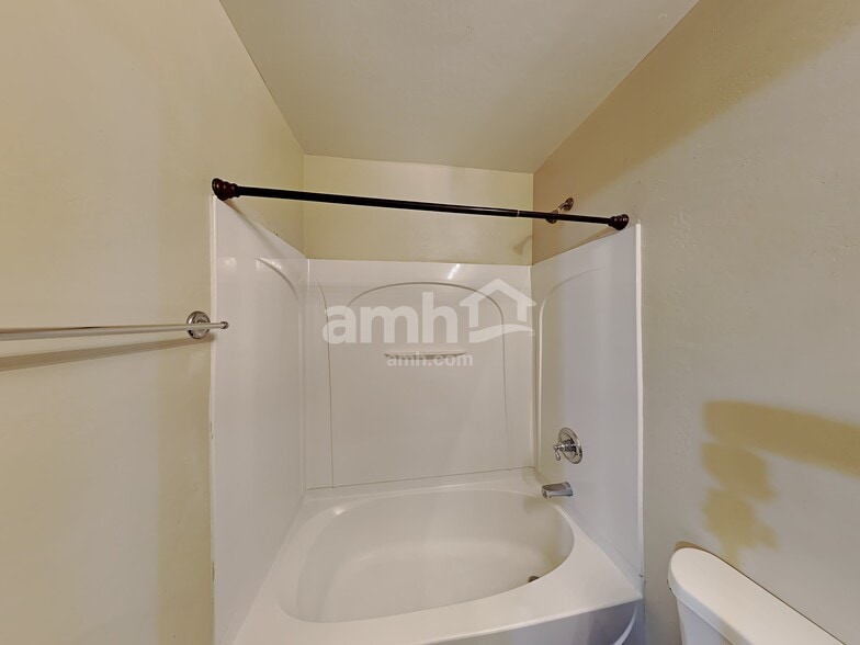 Building Photo - 5617 S 21st Pl